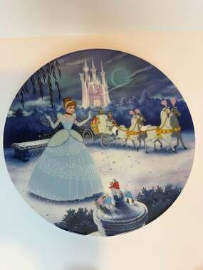 Edwin M. Knowles Cinderella Disney Treasured Moments Collector Plate